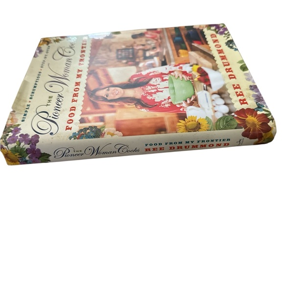 The Pioneer Woman Cooks Cookbook - Picture 3 of 3